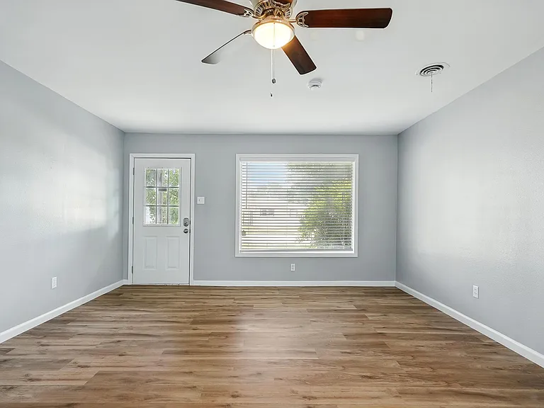 5107 Durango Dr — Photo 3