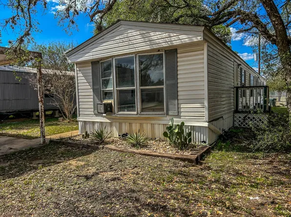 1203 Uhland Rd Trailer 17, San Marcos, TX 78666
