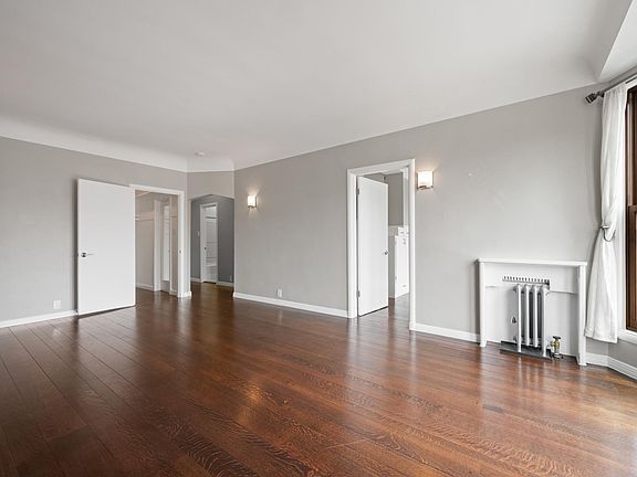 3rd image of 1700 Bay St APT 204