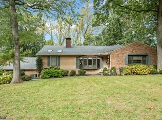 19 Sharon Rd, Springfield, NJ 07081