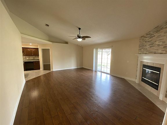 3rd image of 4766 Winterdale Dr