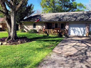 609 Shady Ln, Angleton, TX 77515