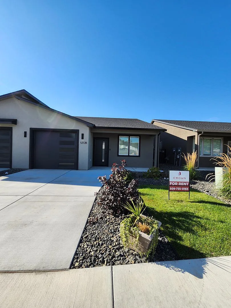 Gorgeous New Construction! W/Smart Home Technology, Washer & Dryer Included! — Photo 1