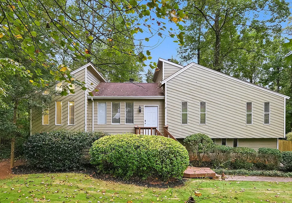 317 Lake Forest Dr