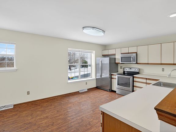5th image of 5049 E Woodmill Dr