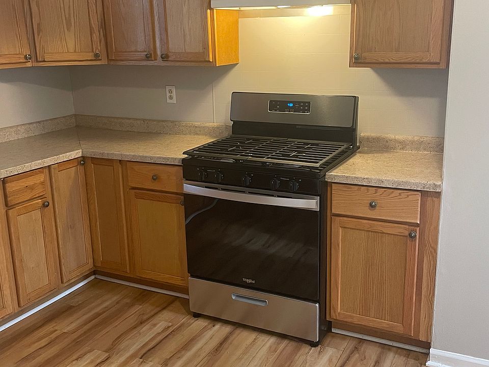 1st image of 363 Yarwood St #1