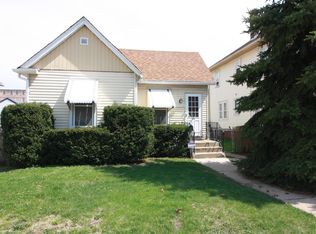 1629 S Memorial Dr, Racine, WI 53403