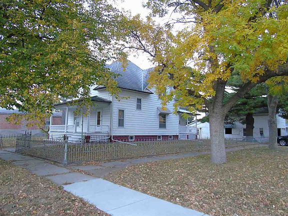 2nd image of 403 Esplanade St
