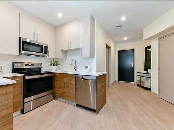 2nd image of 400 Dorchester St #307