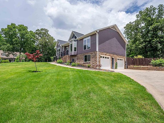 3rd image of 501 Dogwood Forest Cir