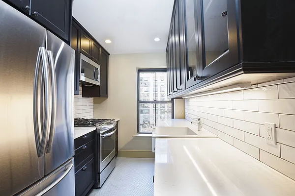 Rented by Engel and Volkers Brownstone Brooklyn | media 2