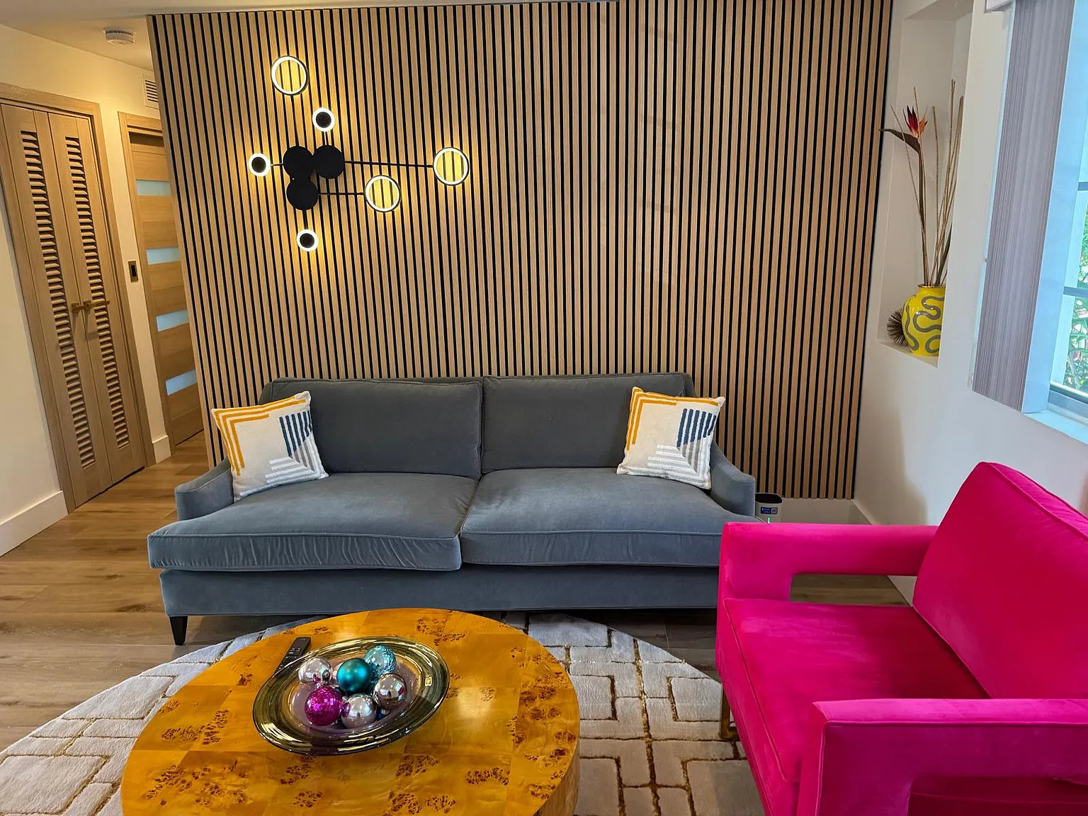 2 bed, 884 sqft, $7,500 — Photo 1