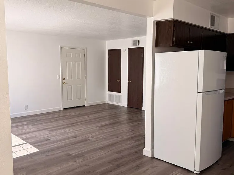 80 Mina Ave — Photo 1