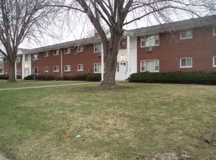 104 W Klubertanz Dr APT 10, Sun Prairie, WI 53590