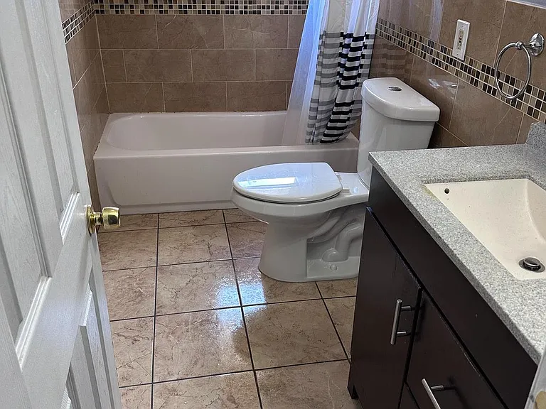 7000 Forrest Ave — Photo 13