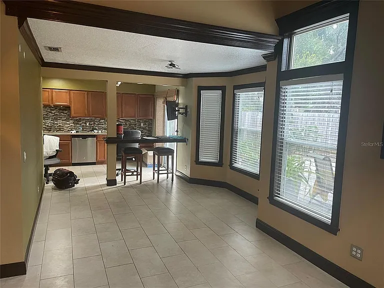 9828 Bubbling Brook Ct — Photo 4