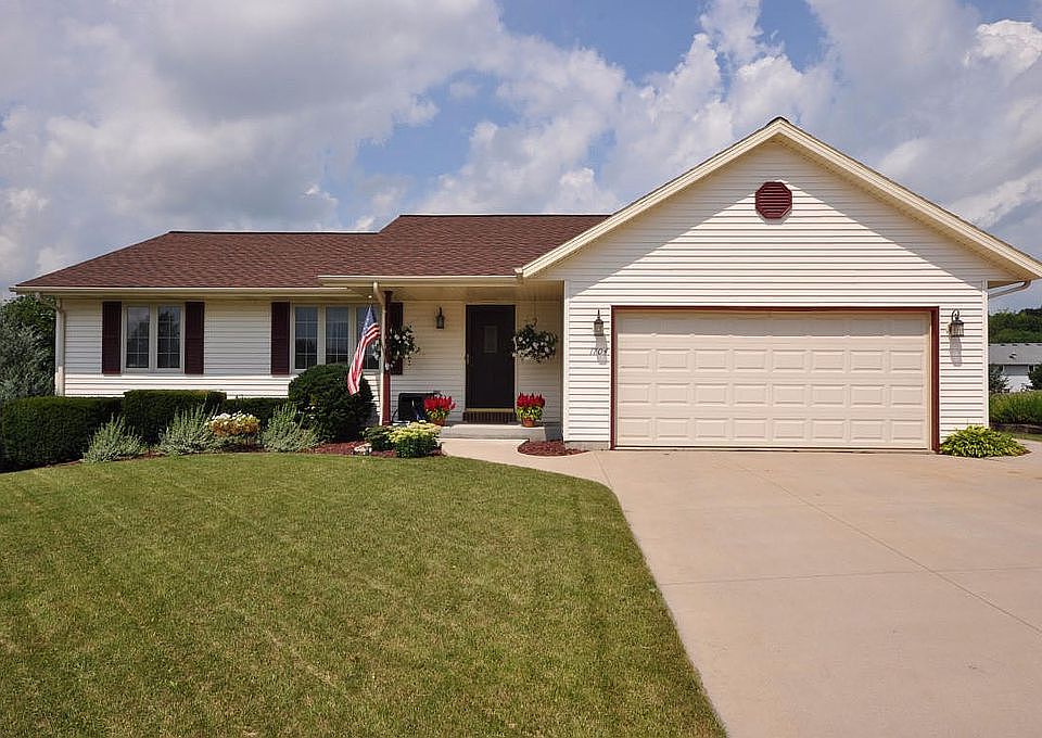 1st image of 1704 Dandelion Ln