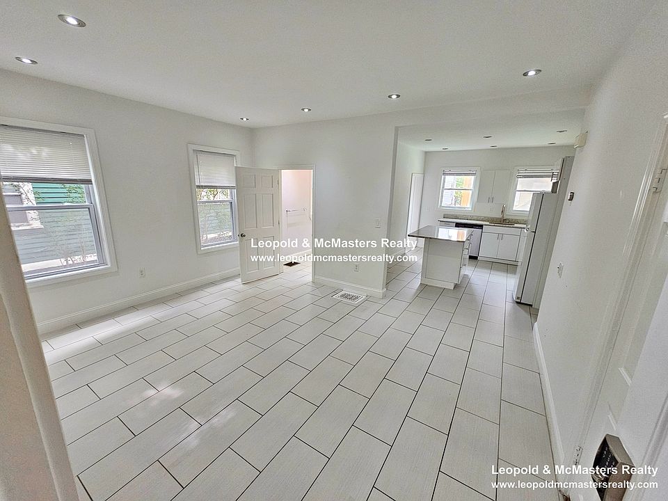 1st image of 12 Ashford St #1