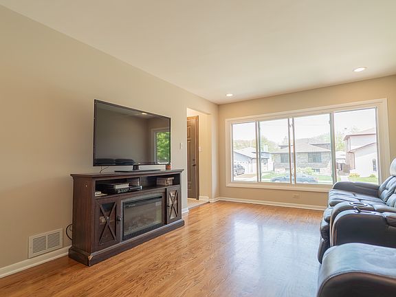 5th image of 11548 S Avenue H