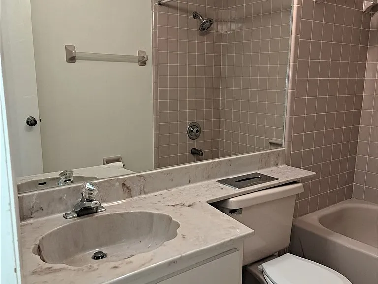 10525 Putnam Ct — Photo 17