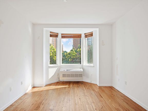 2nd image of 409 E 120th St APT 3A