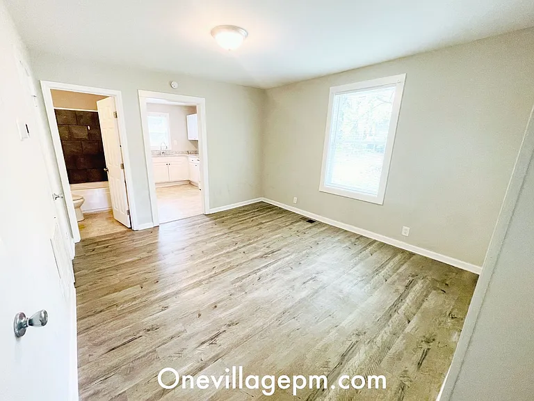 905 Harris St — Photo 4