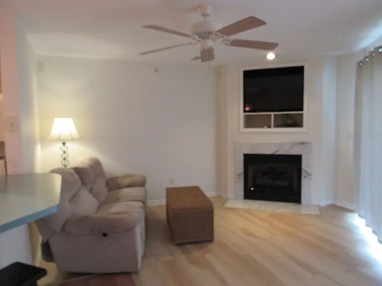 549 Park Place Dr #1E — Photo 5