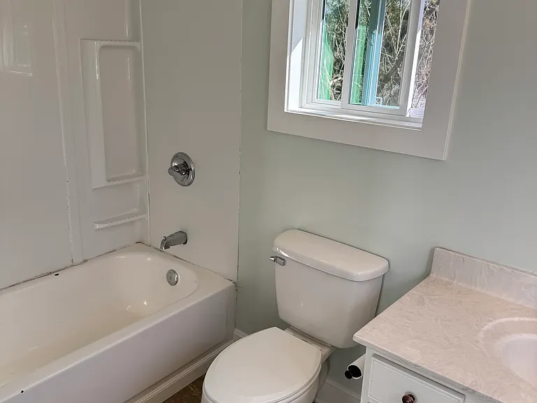 381 S French Broad Ave #3 — Photo 8