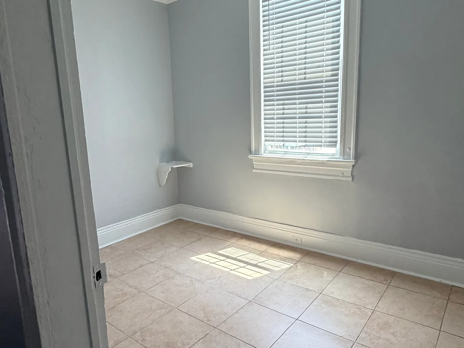 3 bed, 1400 sqft, $1,700 — Photo 3