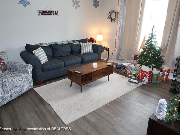 2nd image of 2174-2176 Meadowlawn Dr