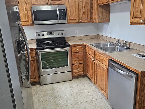 3rd image of 151 Vixen Cir APT A