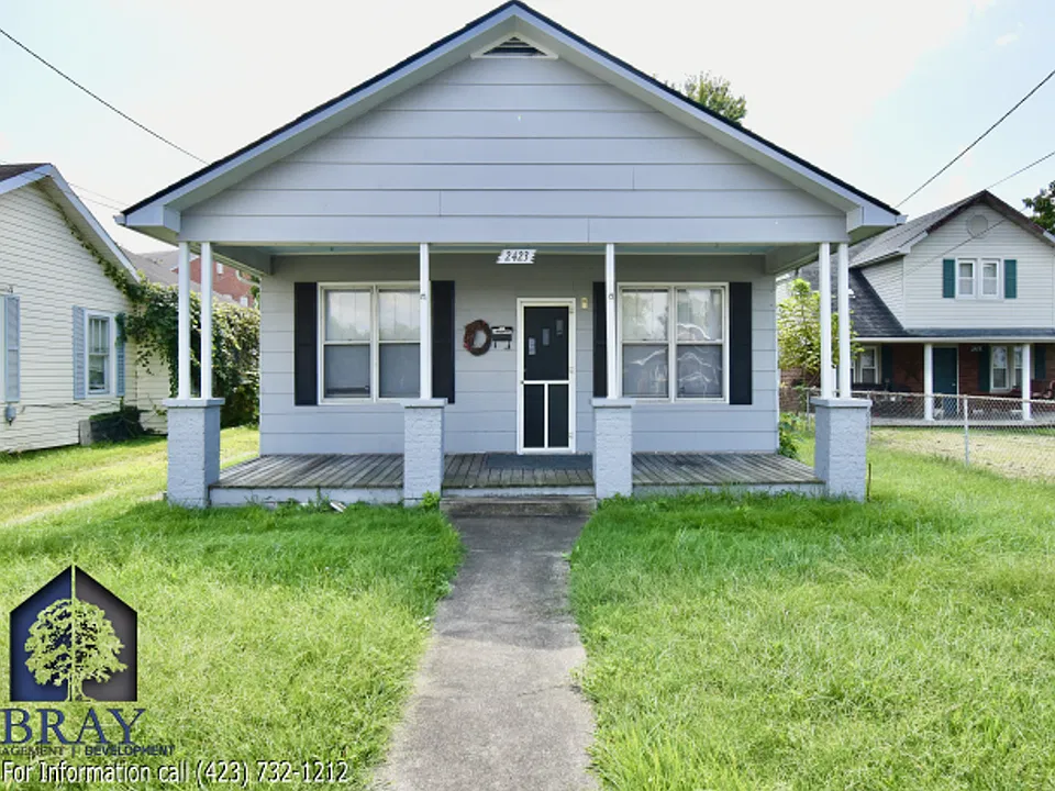 2423 E Center St