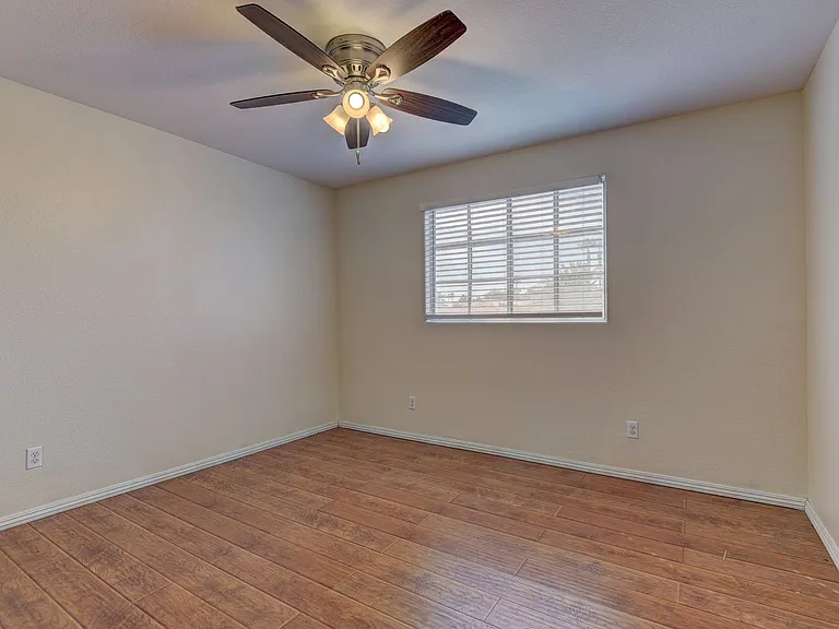 7928 Villa Finestra Dr — Photo 22