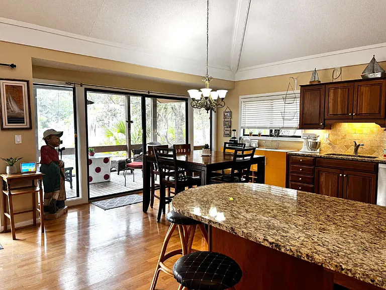 2 Palm Isle Ct — Photo 5