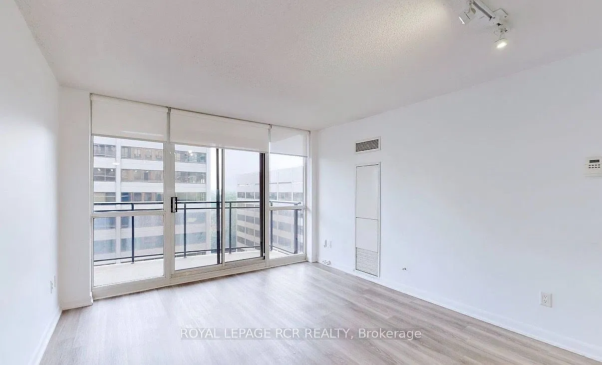 Minto Gardens 'Radiance' Tower — Photo 4