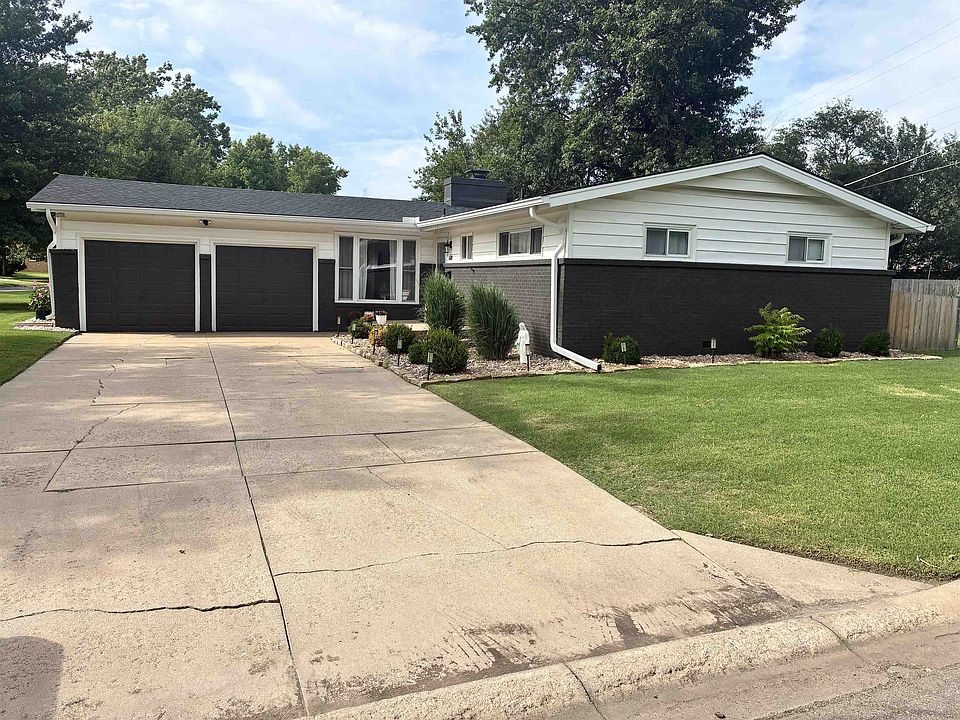 1st image of 600 N Maus Ln