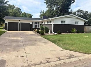 600 N Maus Ln, Wichita, KS 67212
