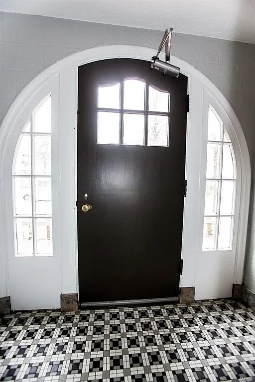 2 bed, 1300 sqft, $2,000 — Photo 2