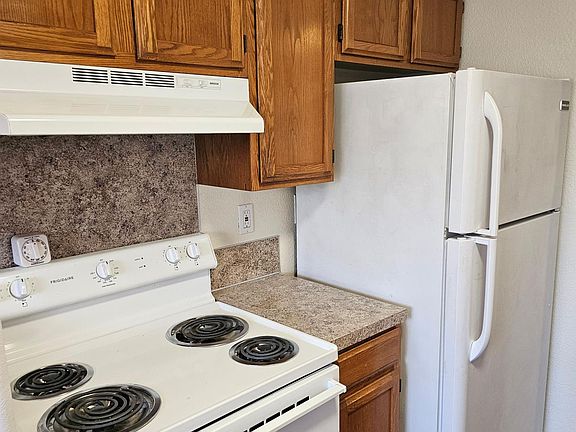 5th image of 713 S Gold St #713