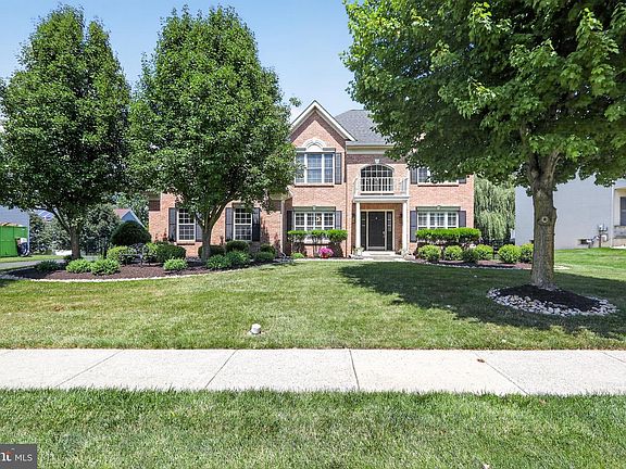 2nd image of 121 Avondale Dr