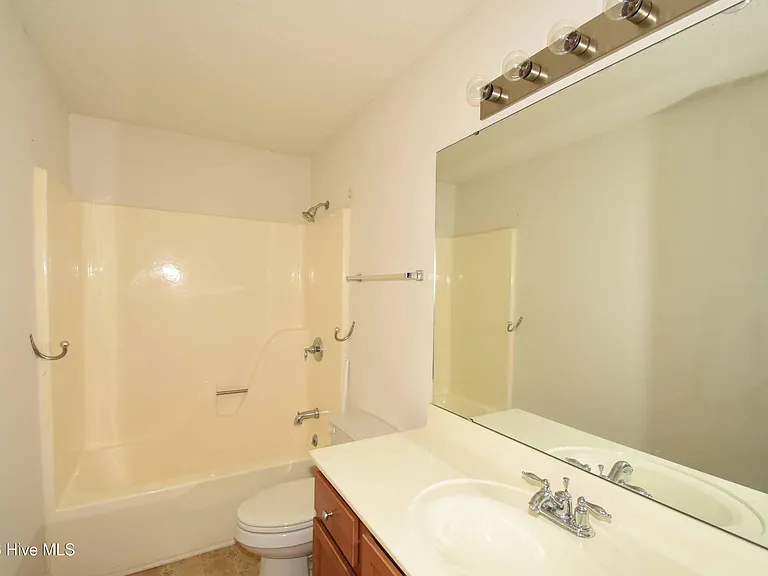 1829 Quail Ridge Rd #K — Photo 10