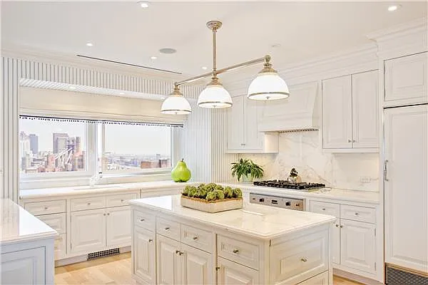 Sold by (Legacy) Elegran | media 8
