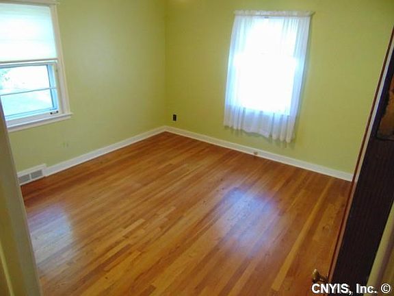 5th image of 104 Fay Park Dr