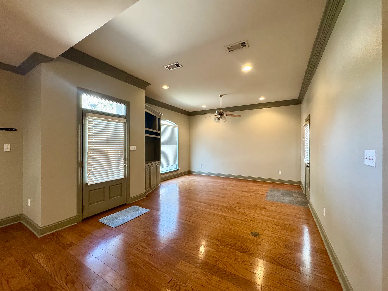 12446 Dutchtown Villa Dr — Photo 3