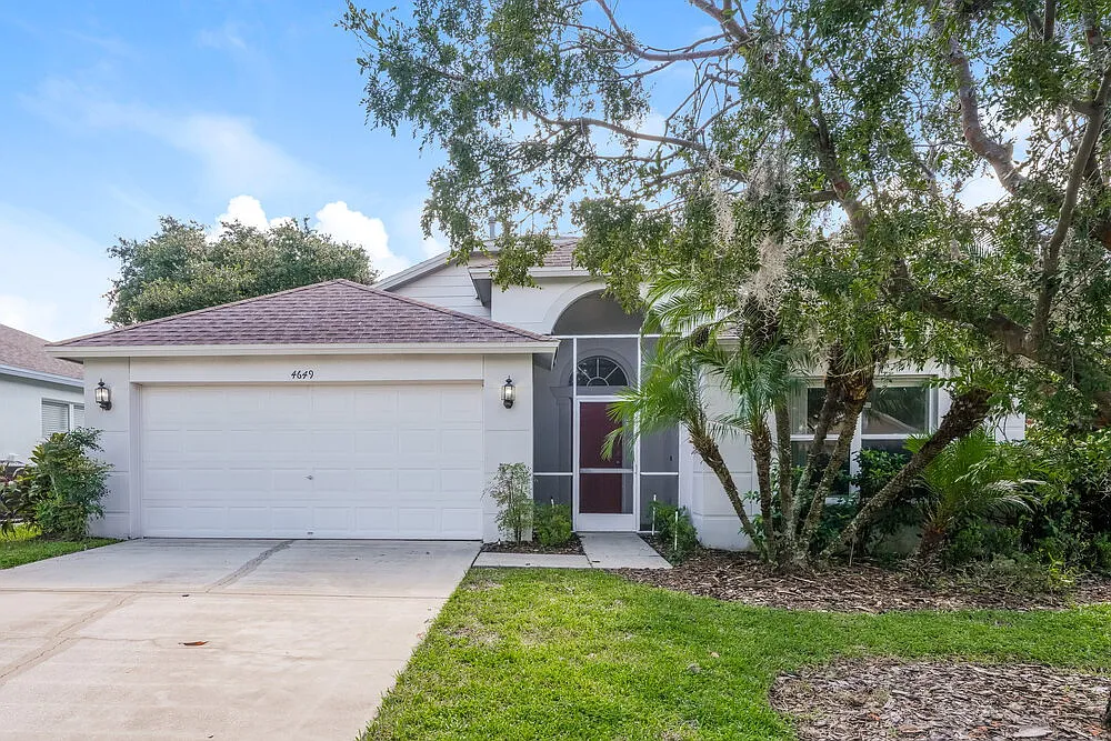 3 bed, 2.0 bath, 1490 sqft, $2,005 — Photo 1