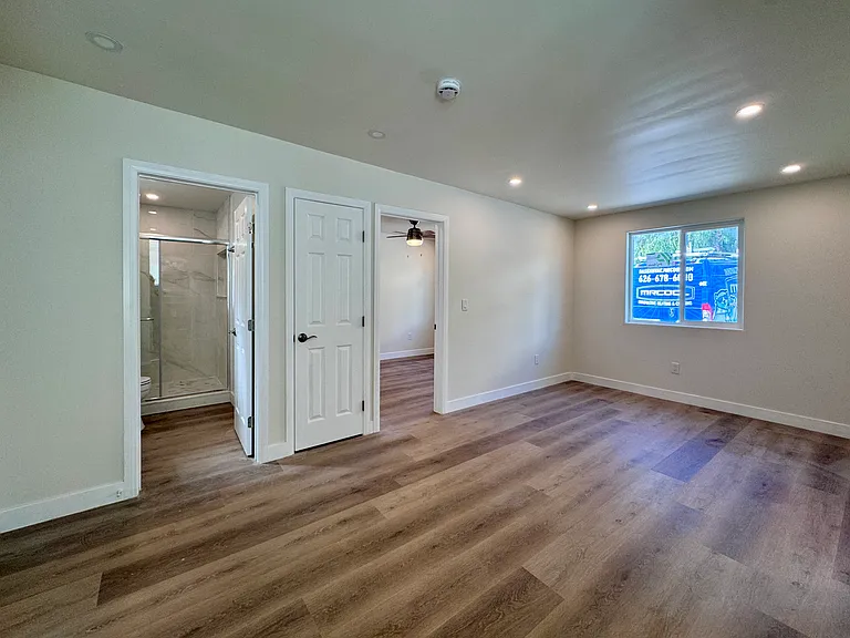 554 Greenbrier Dr #14-15 — Photo 3