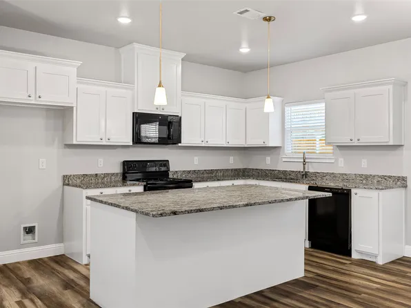 807 Edgar St, Greenville, TX 75401