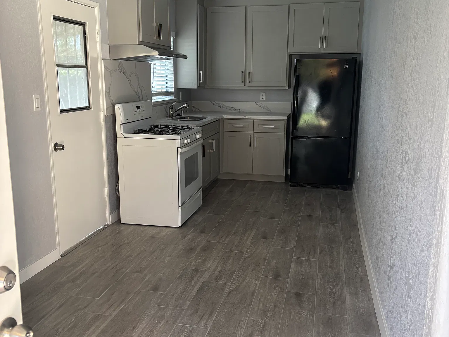 3 bed, 1432 sqft, $3,000 — Photo 4