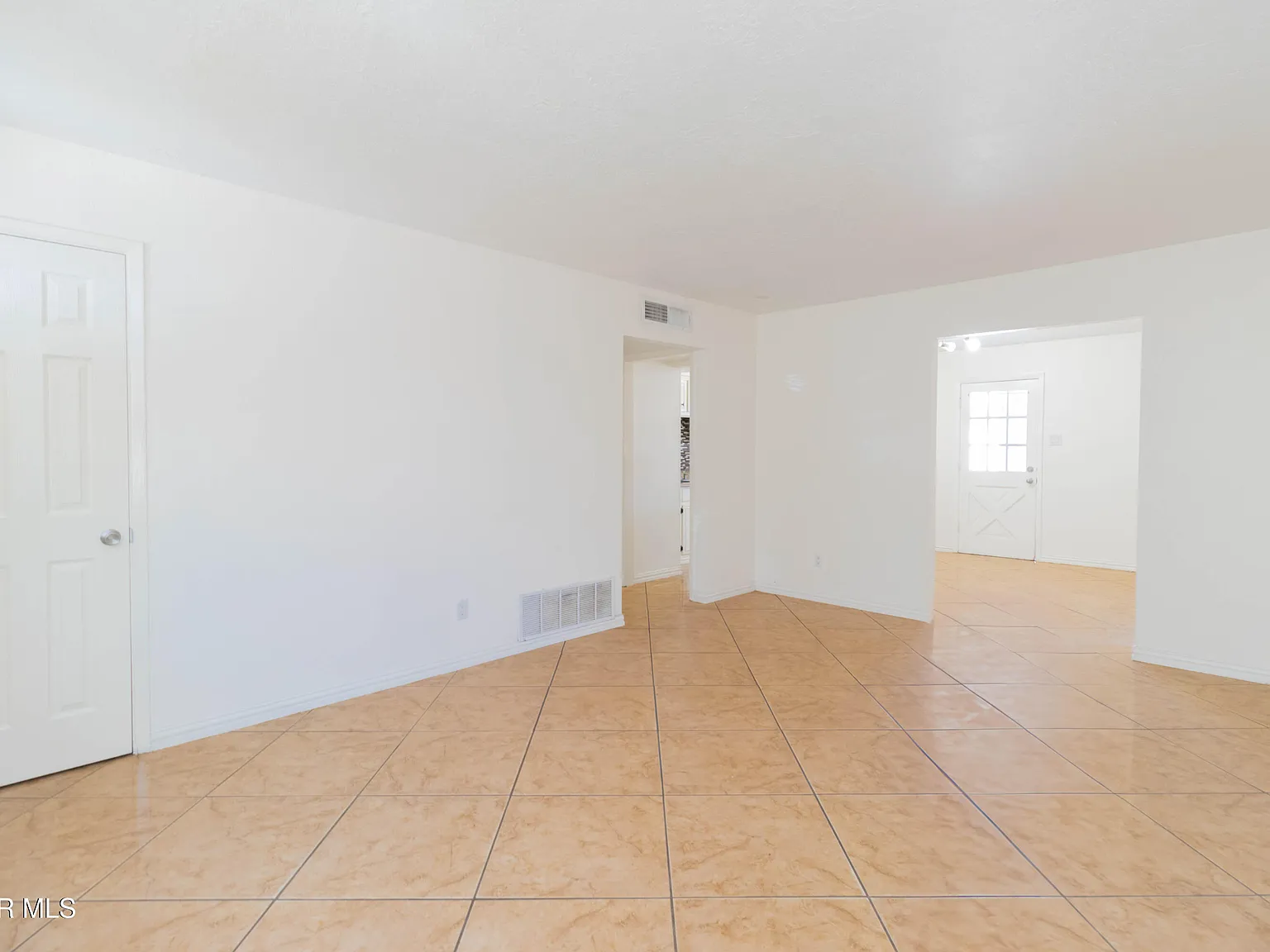 4 bed, 2.0 bath, 1278 sqft, $1,600 — Photo 2