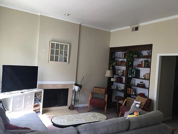 5th image of 2607B Blakemore Ave